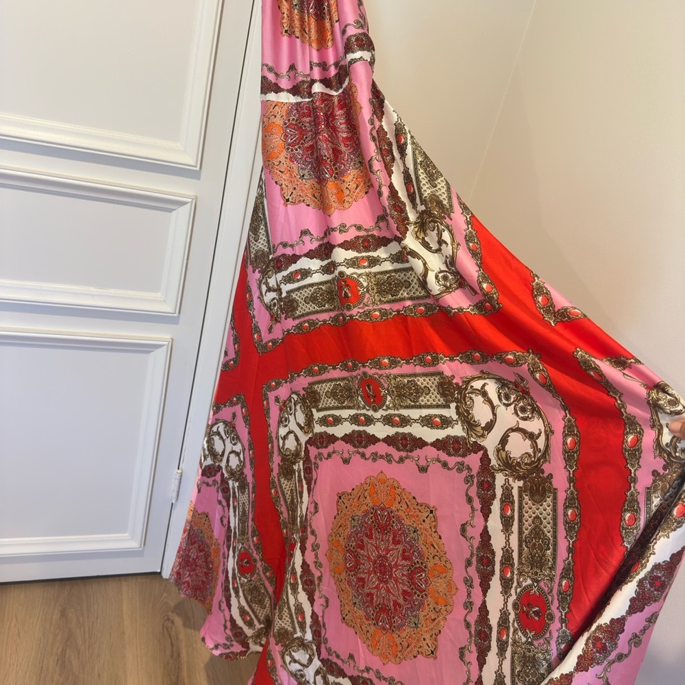 NWT Beautiful flowy silk maxi dress
